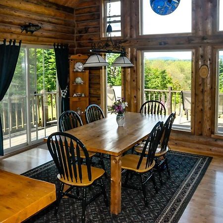 Log Home On Lopez-Spencer Spit Port Stanley Exterior photo