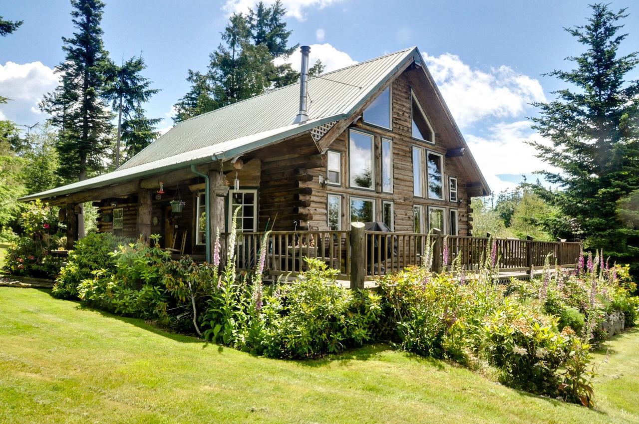 Log Home On Lopez-Spencer Spit Port Stanley Exterior photo