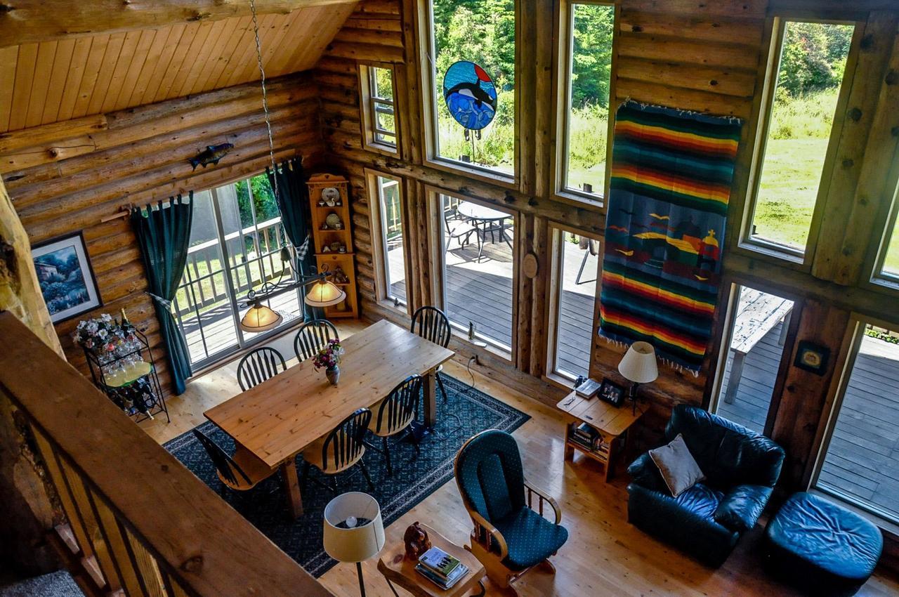 Log Home On Lopez-Spencer Spit Port Stanley Exterior photo