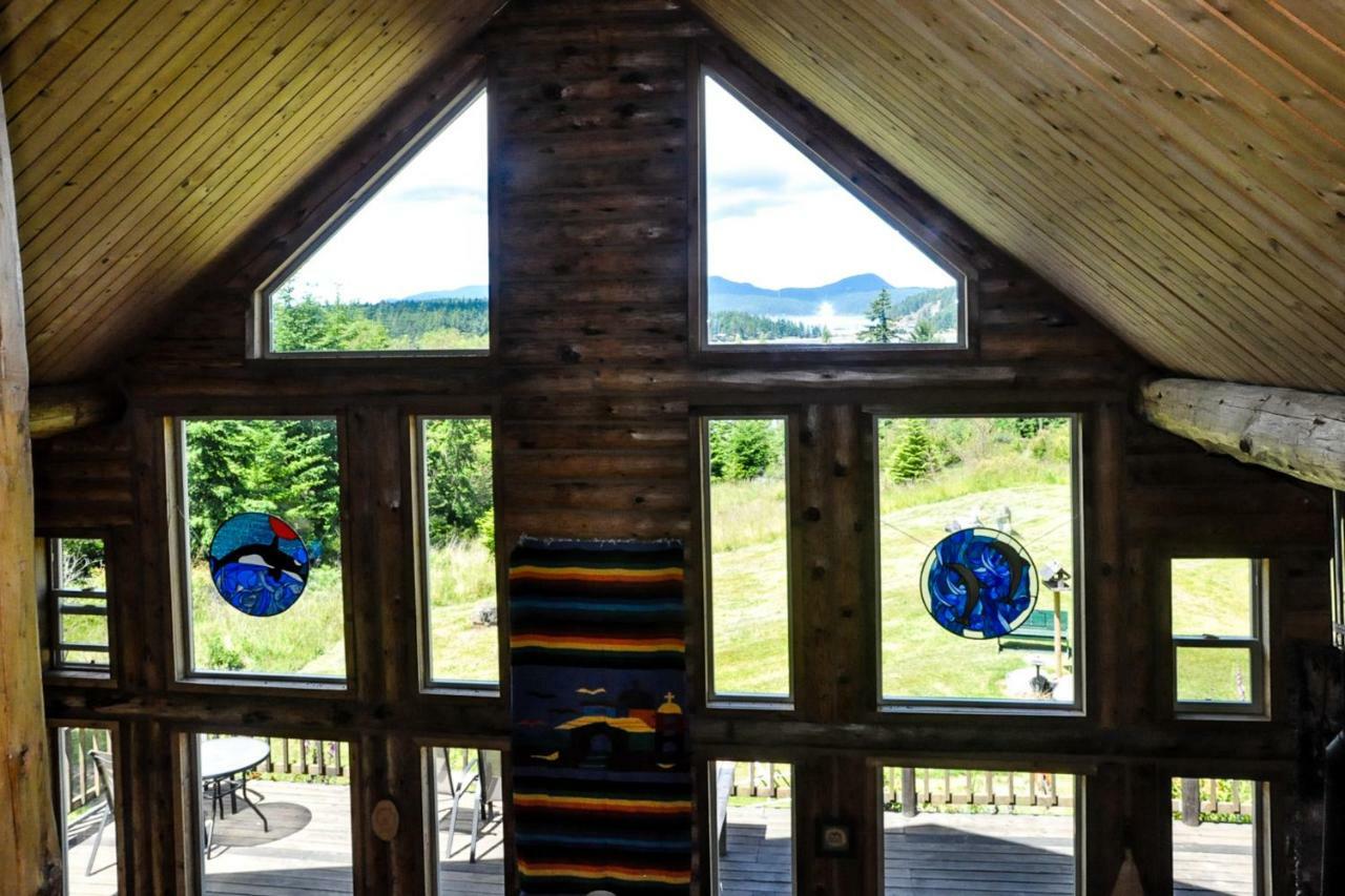 Log Home On Lopez-Spencer Spit Port Stanley Exterior photo